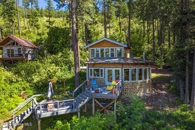 812 Pine Cove