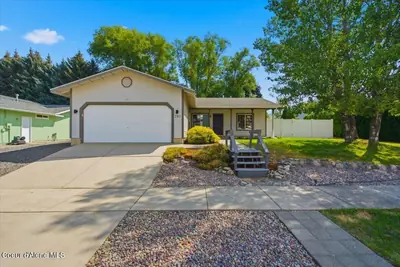 781 Pleasant View