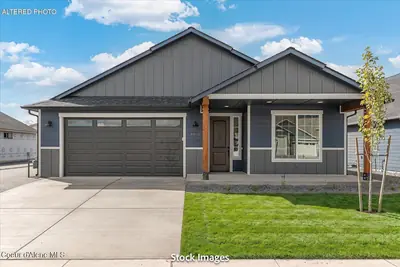 9436 Balmoral