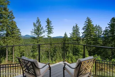 7497 Forest View