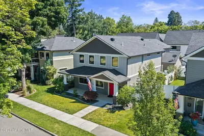 818 & 820 Lakeside