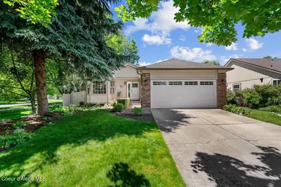 5765 Carlisle