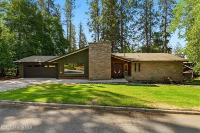 1023 Crestline