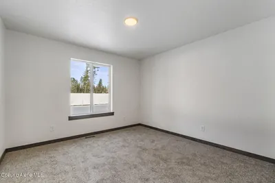 Property 26-2432 - Photo 3