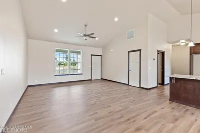 Property 26-9850 - Photo 4
