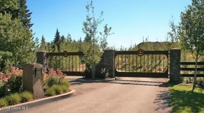 Property 26-2821 - Photo 101