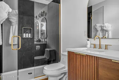 Property 26-10018 - Photo 24