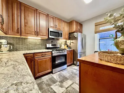 Property 26-10327 - Photo 10