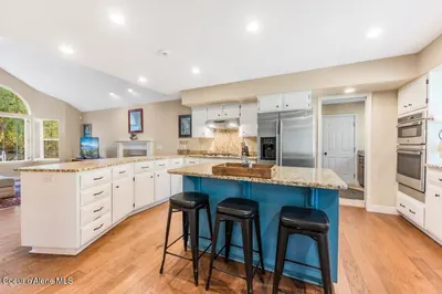 Property 26-9575 - Photo 5