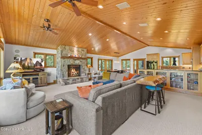 Property 26-9542 - Photo 9