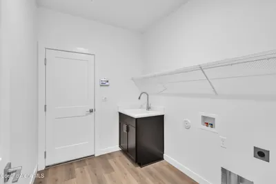 Property 26-10155 - Photo 11