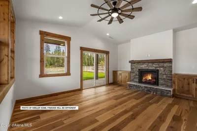 Property 26-10010 - Photo 2
