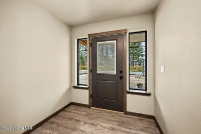 Property 26-10281 - Photo 2