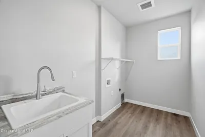 Property 26-8572 - Photo 31