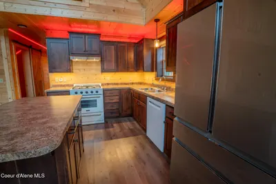 Property 26-1647 - Photo 27