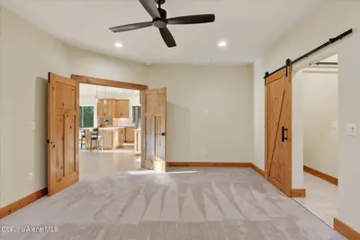 Property 26-10373 - Photo 13