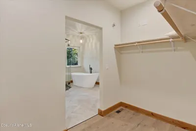 Property 26-10373 - Photo 17