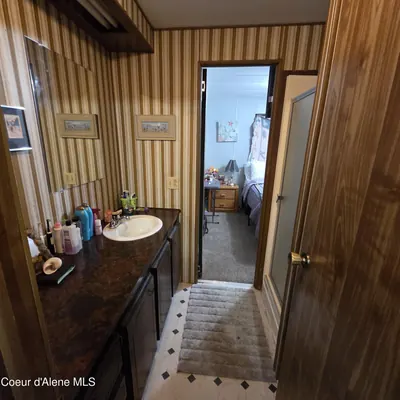 Property 25-11140 - Photo 9
