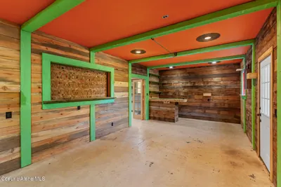 Property 26-10410 - Photo 33
