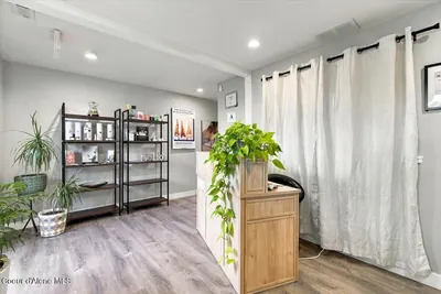 Property 26-10109 - Photo 3