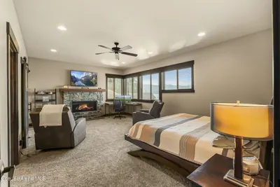 Property 26-7905 - Photo 15