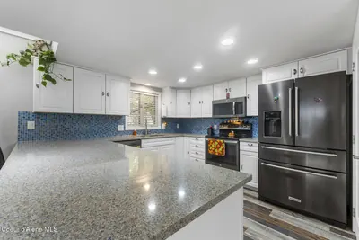 Property 26-10278 - Photo 12