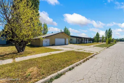 Property 26-10399 - Photo 2
