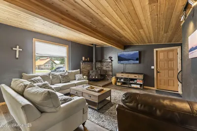 Property 26-7911 - Photo 5