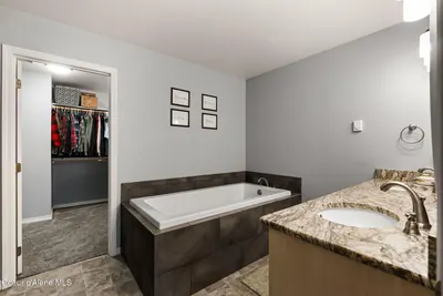 Property 26-10457 - Photo 19