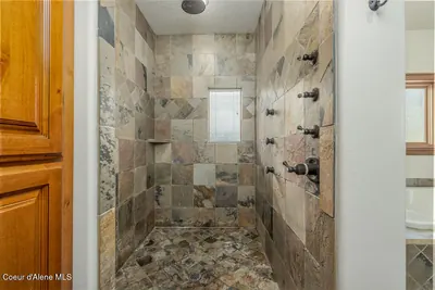 Property 26-10462 - Photo 24