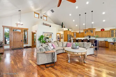 Property 26-4953 - Photo 2