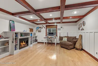 Property 26-10004 - Photo 33