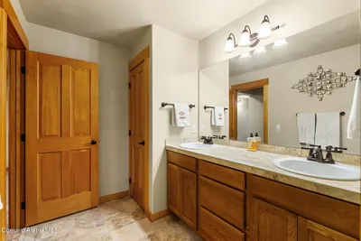 Property 26-2510 - Photo 38