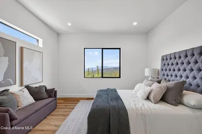 Property 26-9932 - Photo 51