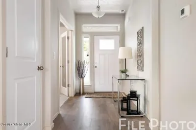 Property 26-10637 - Photo 2