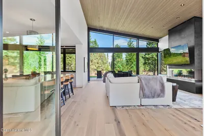Property 26-2091 - Photo 2