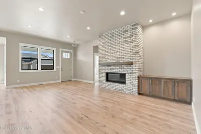 Property 26-10033 - Photo 5