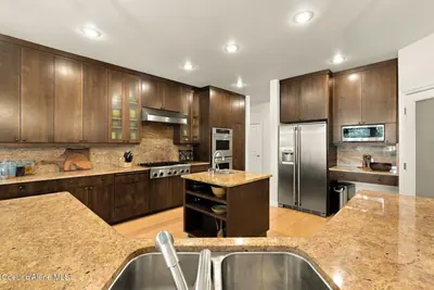 Property 26-10574 - Photo 25