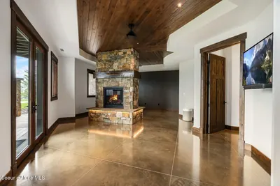 Property 26-3928 - Photo 76