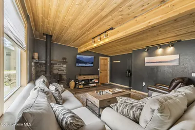 Property 26-7911 - Photo 6