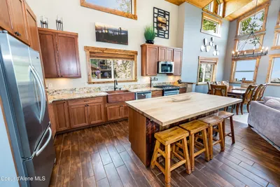 Property 25-10241 - Photo 9