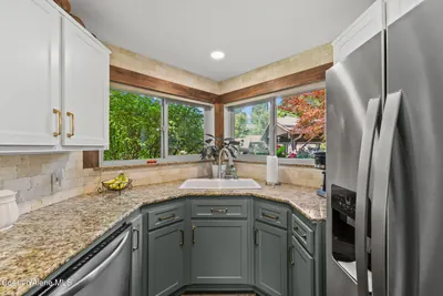 Property 26-9528 - Photo 9