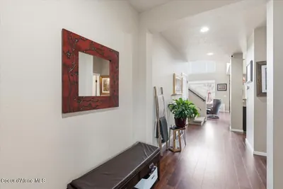 Property 26-9211 - Photo 3