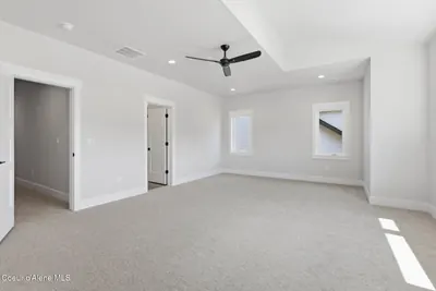 Property 25-10000 - Photo 14