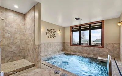 Property 26-9902 - Photo 43
