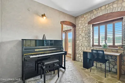 Property 26-6817 - Photo 35