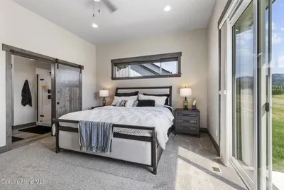 Property 26-8077 - Photo 24