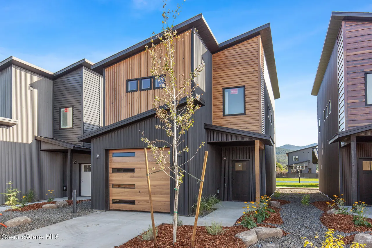 Property 26-10461 - Photo 1