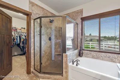 Property 26-9779 - Photo 18
