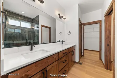 Property 26-9125 - Photo 43
